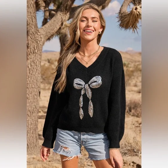 Women's Holiday Black Top with Silver Stunning sequence Bow - Size XL NWT - Picture 4 of 16